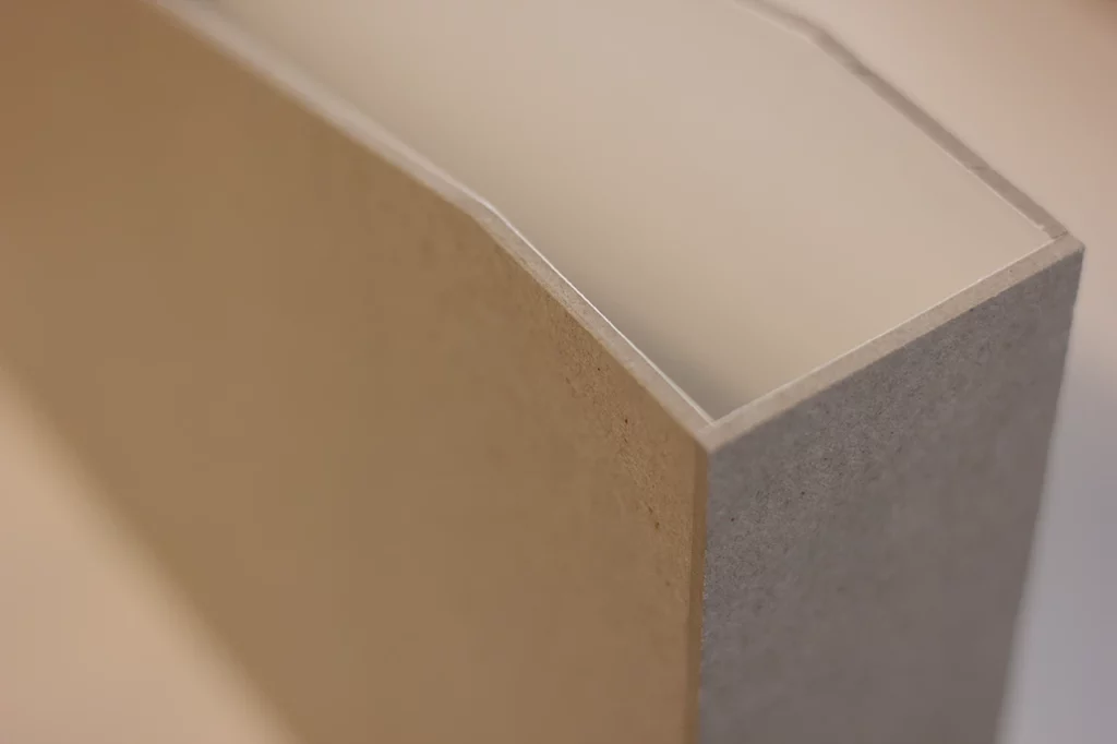 Zoom sur la base de la structure du prototype du porte-revues.